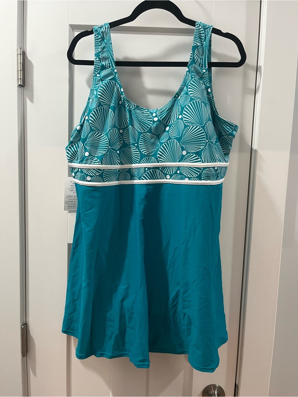 24W 24 W Teal and White Shell Print Women’s Swimsuit Dress one Piece NWT 24W